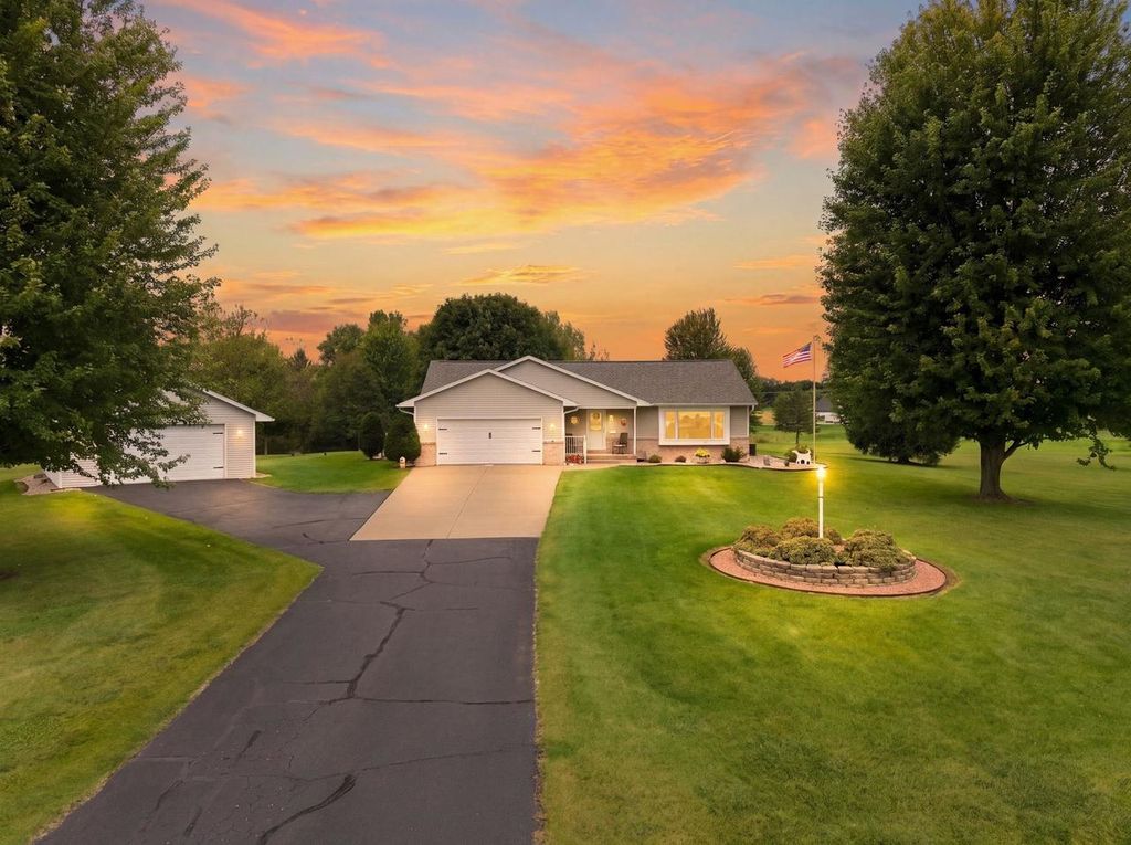 N1203 CRANDON COURT, Greenville, WI 54942