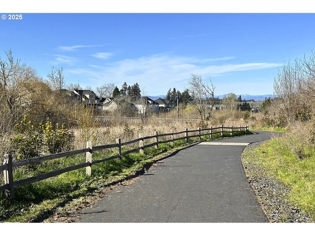 7711 Nw ELEANOR Ave, Portland, OR 97229