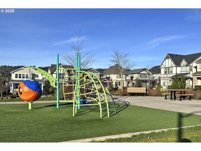 7711 Nw ELEANOR Ave, Portland, OR 97229