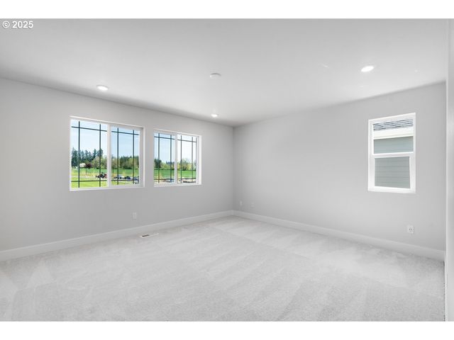 7711 Nw ELEANOR Ave, Portland, OR 97229