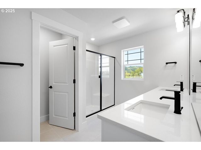 7711 Nw ELEANOR Ave, Portland, OR 97229