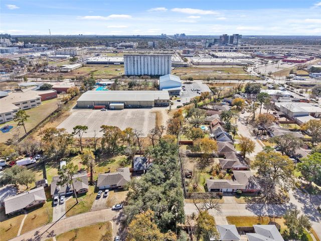 10615 Brinwood Drive, Houston, TX 77043