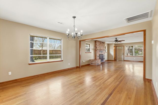 10615 Brinwood Drive, Houston, TX 77043