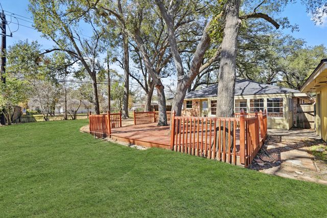 10615 Brinwood Drive, Houston, TX 77043