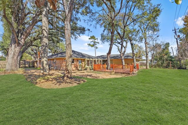 10615 Brinwood Drive, Houston, TX 77043