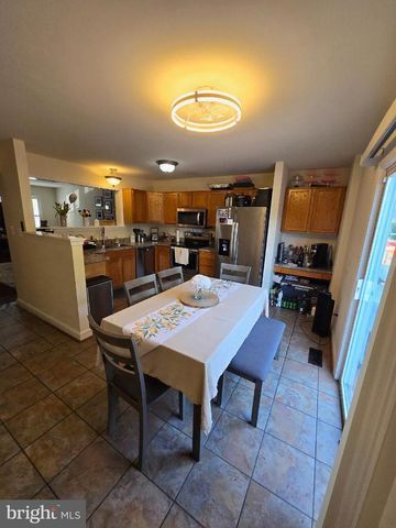 544 HIGHLAND TOWNE LN, Warrenton, VA 20186