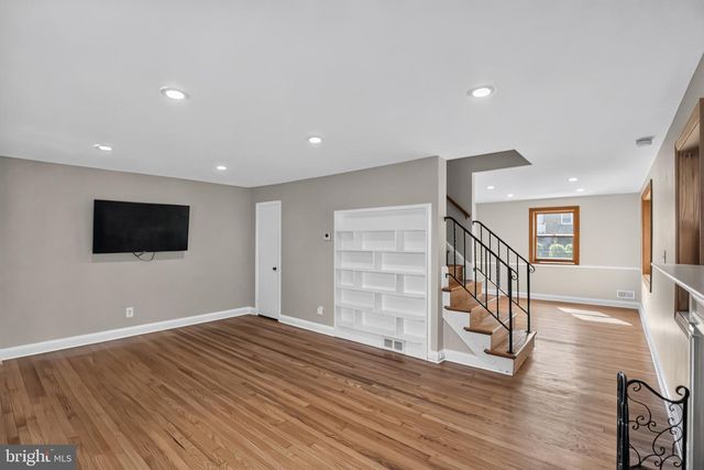 901 MASEFIELD RD, Baltimore, MD 21207
