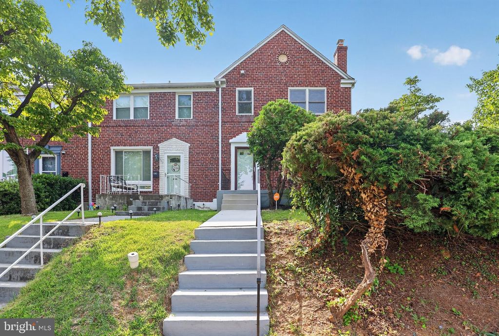 901 MASEFIELD RD, Baltimore, MD 21207