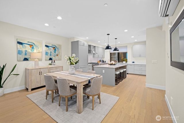 11223 NE 13th Lane, Bellevue, WA 98004