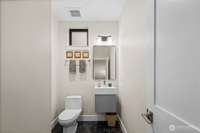 11223 NE 13th Lane, Bellevue, WA 98004