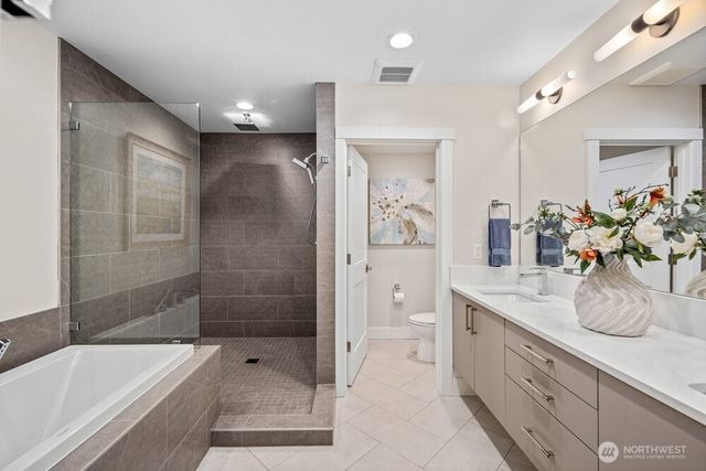 11223 NE 13th Lane, Bellevue, WA 98004