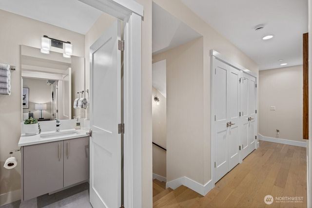 11223 NE 13th Lane, Bellevue, WA 98004