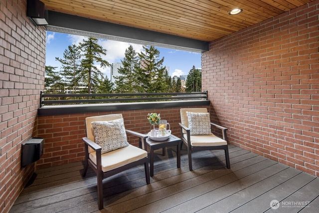 11223 NE 13th Lane, Bellevue, WA 98004