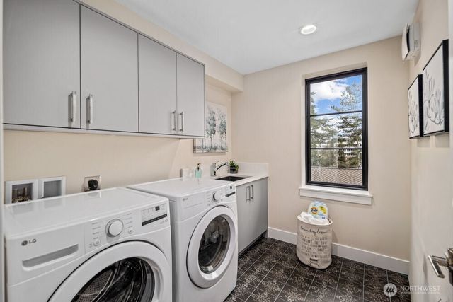 11223 NE 13th Lane, Bellevue, WA 98004