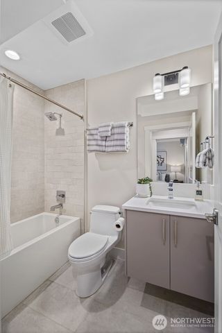 11223 NE 13th Lane, Bellevue, WA 98004