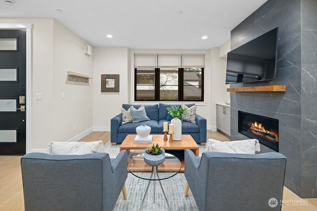 11223 NE 13th Lane, Bellevue, WA 98004