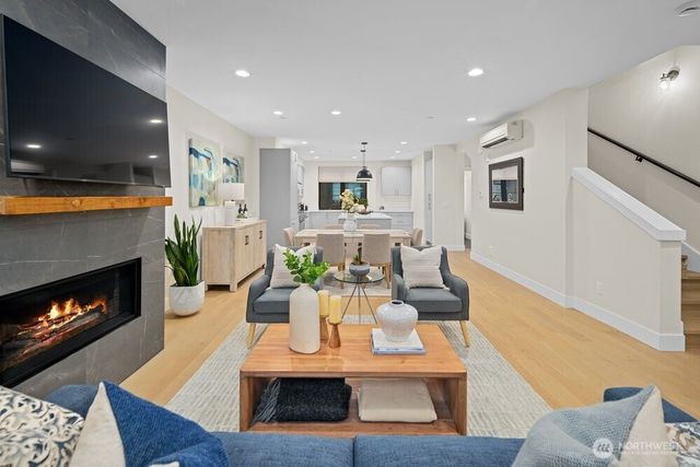 11223 NE 13th Lane, Bellevue, WA 98004