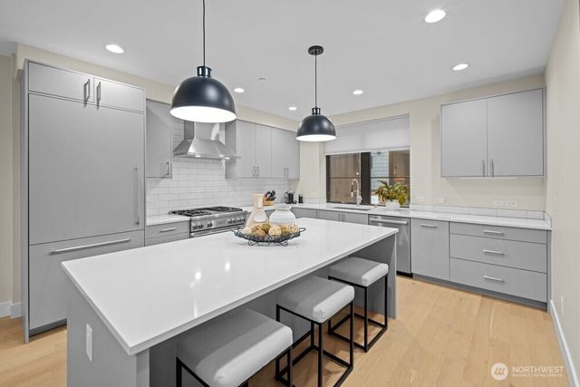 11223 NE 13th Lane, Bellevue, WA 98004