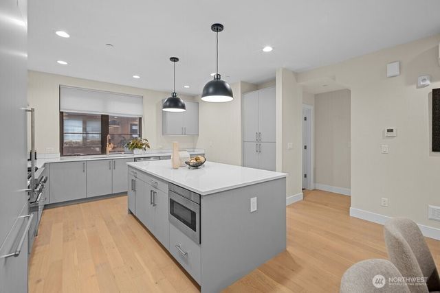 11223 NE 13th Lane, Bellevue, WA 98004