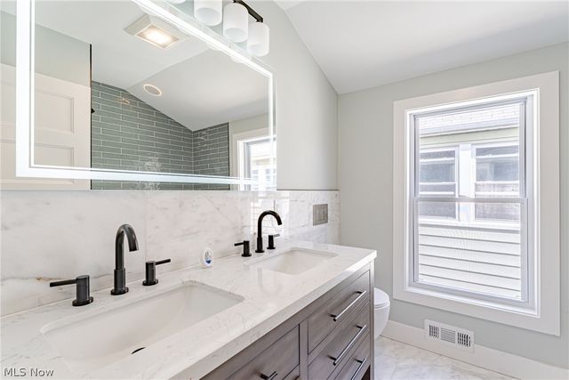 3297 W 127th Street, Cleveland, OH 44111