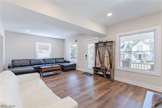 3297 W 127th Street, Cleveland, OH 44111
