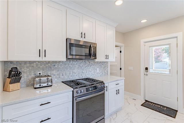 3297 W 127th Street, Cleveland, OH 44111