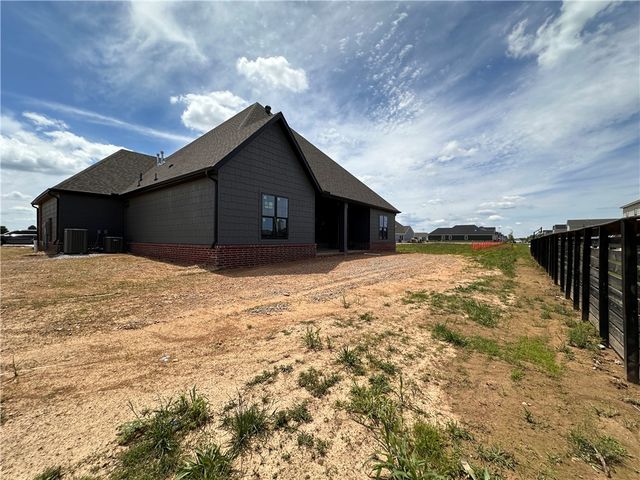 6586 Align Avenue, Springdale, AR 72762