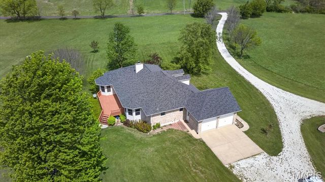 506 Windy Hill Road, Elsberry, MO 63343