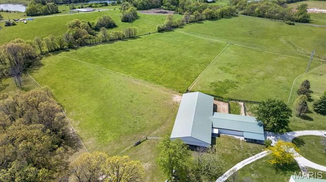 506 Windy Hill Road, Elsberry, MO 63343