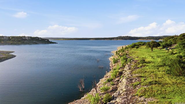 1170 VILLAGE SHORE DR, Canyon Lake, TX 78133