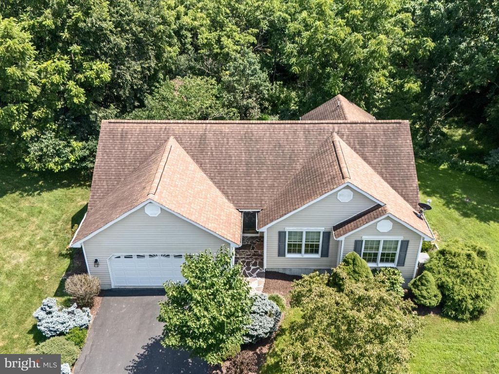 46 FLICKER LN, Kearneysville, WV 25430
