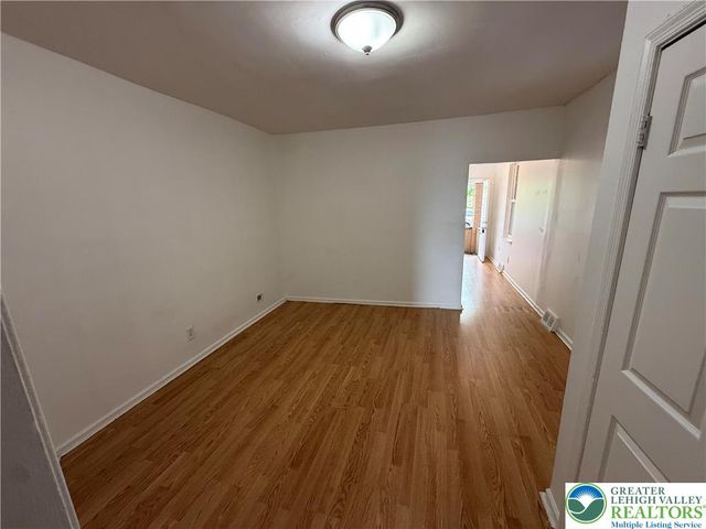 1113 East 4Th Street 1, Bethlehem City, PA 18015