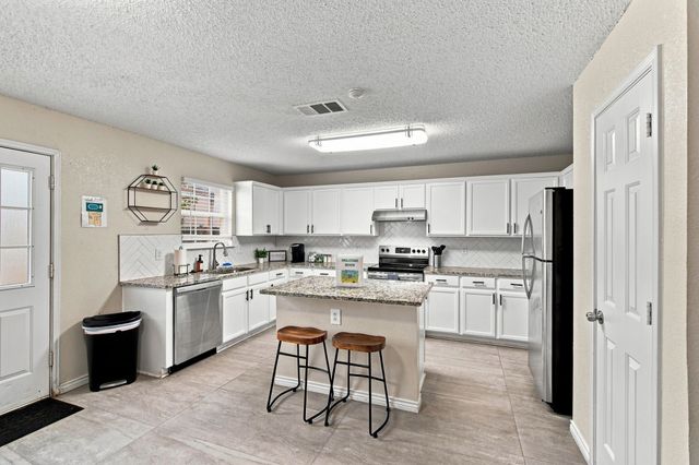 5456 Maverick Drive, Grand Prairie, TX 75052