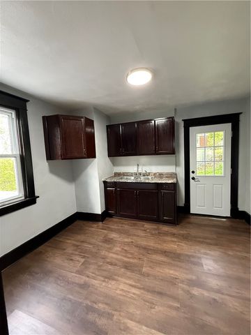 922 5th St, Charleroi Boro, PA 15022