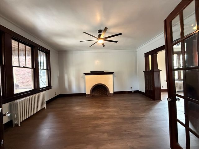 922 5th St, Charleroi Boro, PA 15022