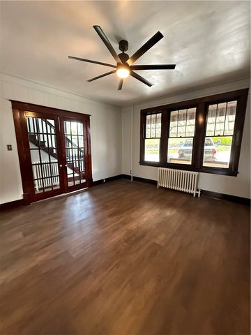 922 5th St, Charleroi Boro, PA 15022