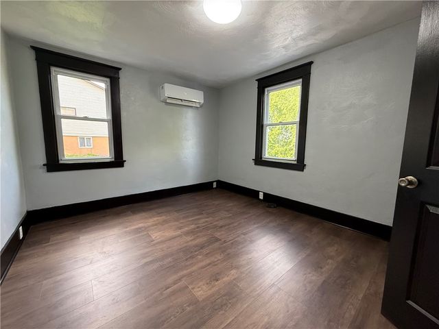922 5th St, Charleroi Boro, PA 15022