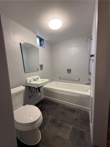 922 5th St, Charleroi Boro, PA 15022
