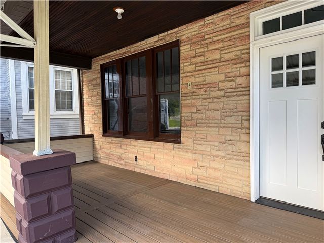 922 5th St, Charleroi Boro, PA 15022