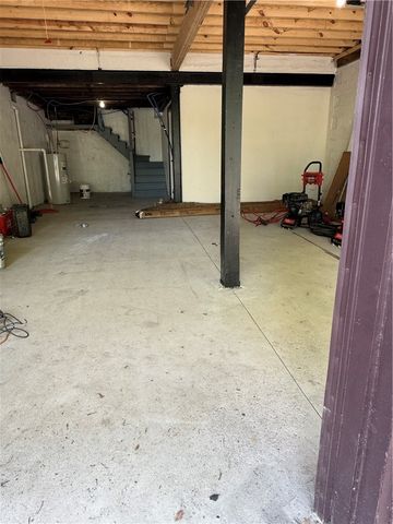 922 5th St, Charleroi Boro, PA 15022