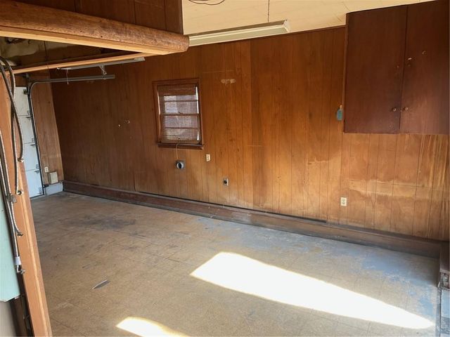 1009 W Oak Street, Independence, KS 67301