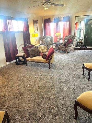 1009 W Oak Street, Independence, KS 67301