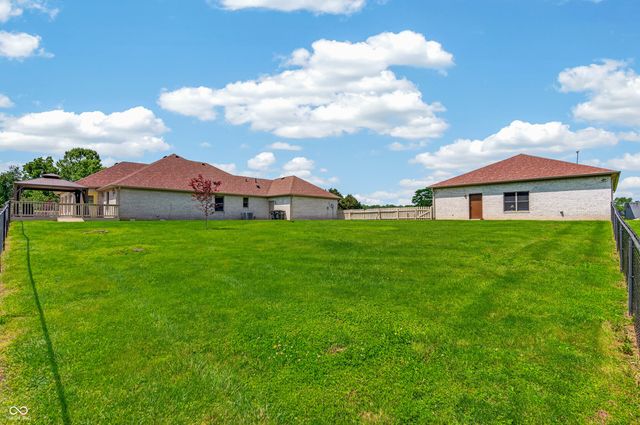6861 S Nineveh Road, Trafalgar, IN 46181