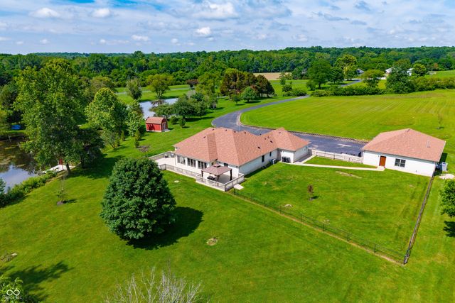 6861 S Nineveh Road, Trafalgar, IN 46181