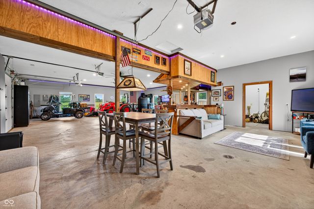 6861 S Nineveh Road, Trafalgar, IN 46181