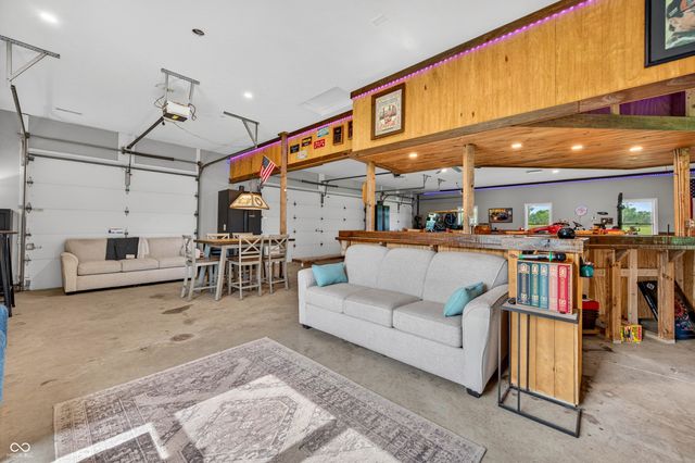 6861 S Nineveh Road, Trafalgar, IN 46181