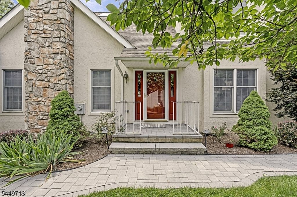 49 Georgetown Ct, Bernards Twp., NJ 07920 — photo 2