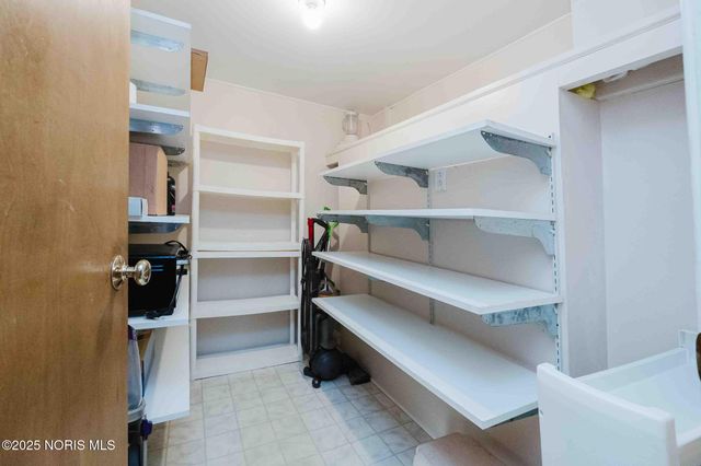 712 W Tiffin Street, Fostoria, OH 44830