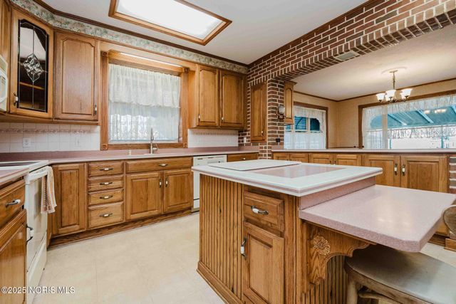 712 W Tiffin Street, Fostoria, OH 44830