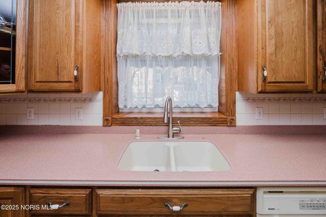 712 W Tiffin Street, Fostoria, OH 44830